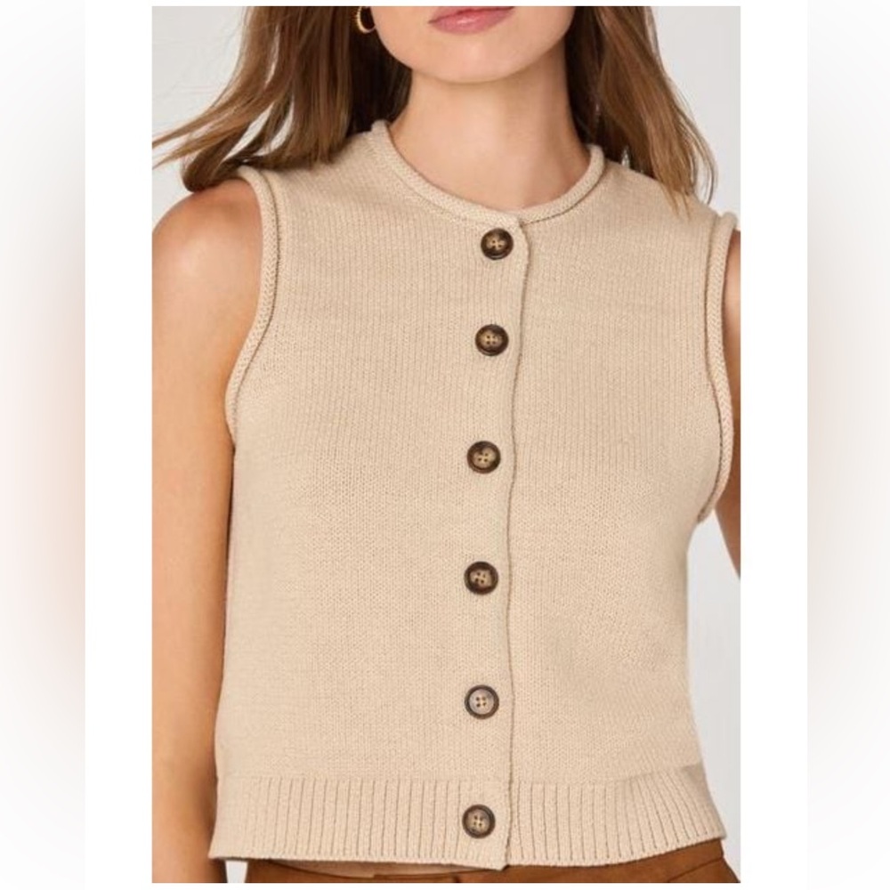 ASTR Rolled Hem Sweater Vest